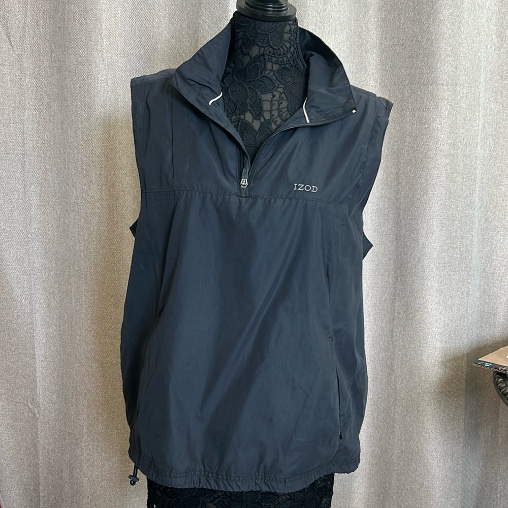 Sleeveless wind vest. Izod